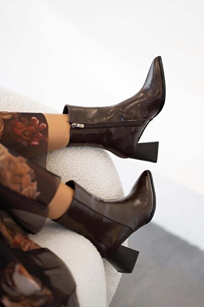 Parponi Olai women's wrinkled patent leather heeled boots brown