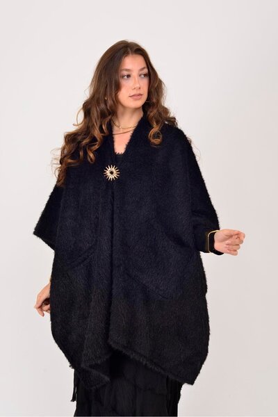 Park Moda 8308 Brooch-Detail Felt Poncho