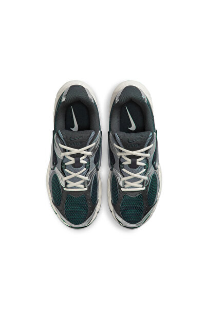 Nike V5 rnr walking sneaker daily shoes