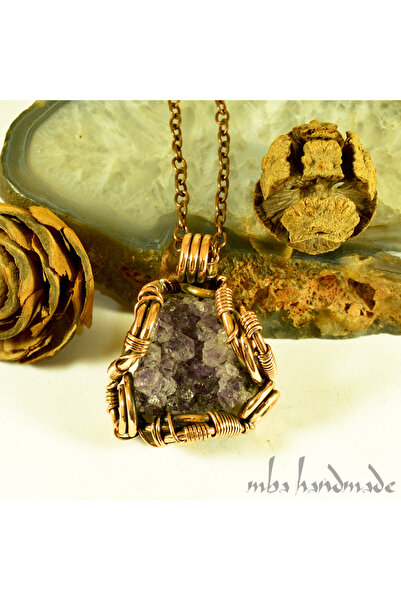 mba handmade jewelry قلادة أصلية مصنوعة يدويًا من كريستال الجمشت - منتج واحد