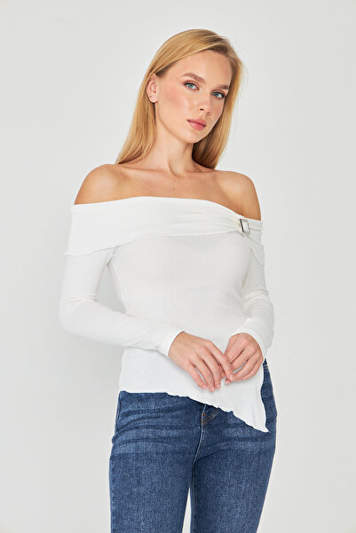 ParlaMira Women's Ecru Madonna Collar Square Buckle Blouse