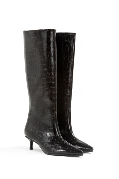 Ayakkabı Podyumum حذاء أسود من جلد التمساح ذو كعب رفيع 5 سم للموسم الجديد