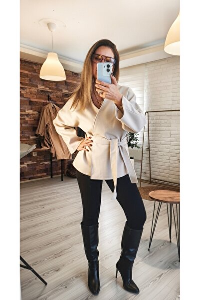 PINARKAYASTYLE Kadın Kaşe Kuşaklı Astarsız Kruvaze Regular Fit Bej Ceket Hırka