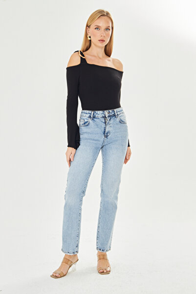 ParlaMira Women's Off-The-Shoulder Buckle Detailed Long Sleeve Blouse