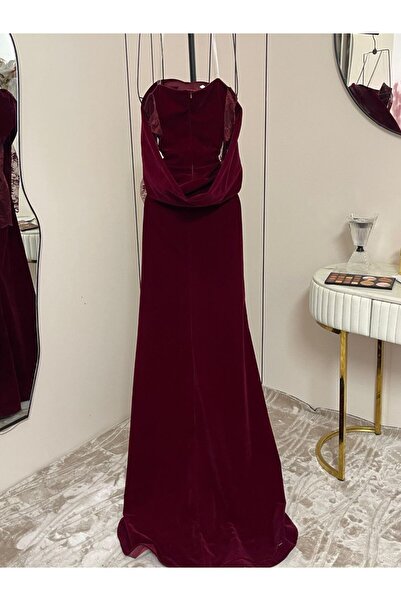 diarafashionsa Sundus's dress with off-the-shoulder lace