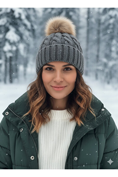 SLH SHOP Wool Beret with Pompom for a Stylish Look