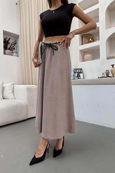 mylove تنورة تريكو بحزام من الخيوط باللون البيج