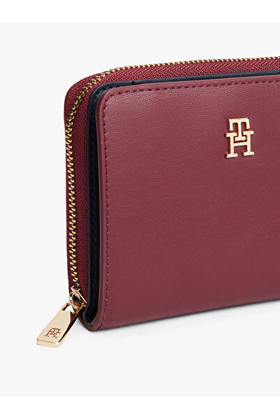 Tommy Hilfiger Women's Purple Zippered Wallet