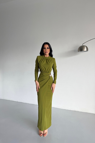 LİLA İSTANBUL Πράσινο φόρεμα με λαιμόκοψη και πλαϊνή πόρπη ειδικής σχεδίασης
