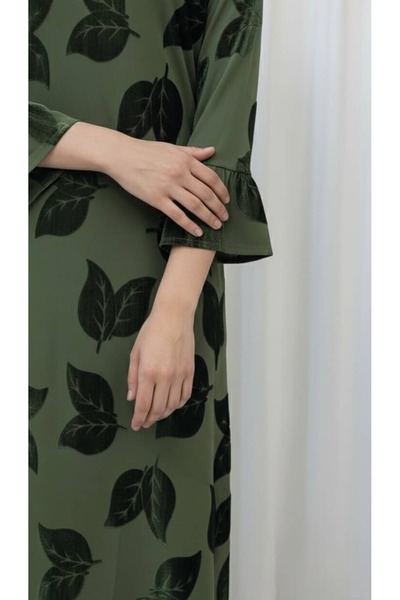 No branded Winter velvet dress