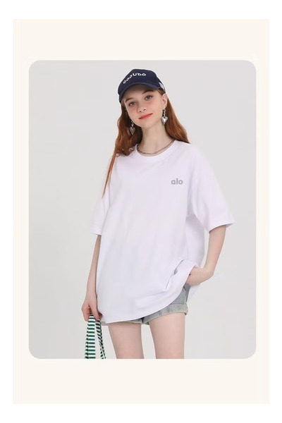 Alo Oversized White T-Shirt - Soft Cotton, Loose Fit & Minimalist Logo for Casual Street Fashion