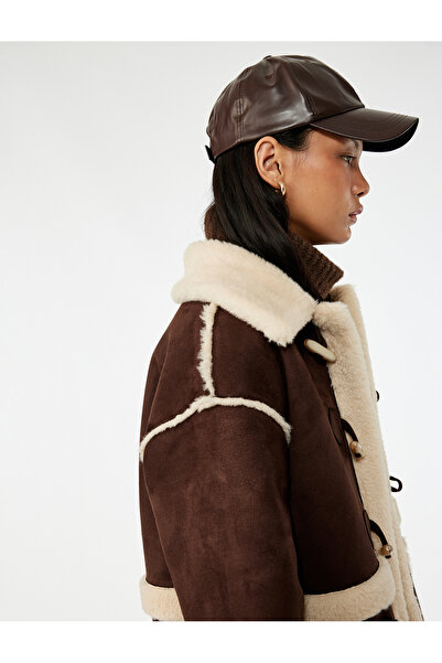 Koton Παλτό με κορδόνια, στυλ σουέτ, με λεπτομέρεια τσέπης, κουμπιά και εσωτερική επένδυση από ψεύτικη γούνα