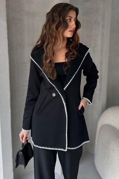 Oq Buttoned Hood with Sewing Details and Wool Inside Pockets Hooded