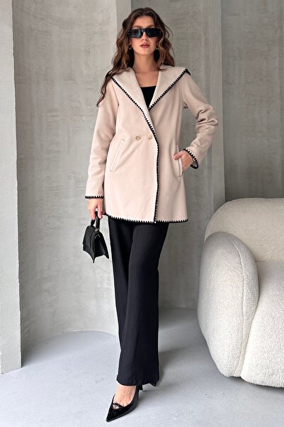 Oq Buttoned Hood with Sewing Details and Wool Inside Pockets Hooded