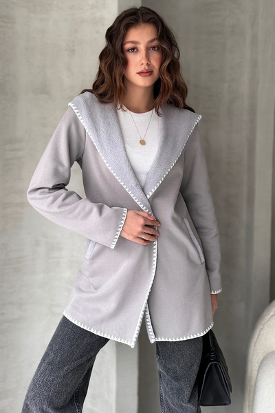 Oq Buttoned Hood with Sewing Details and Wool Inside Pockets Hooded