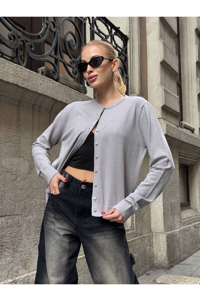 Le Savu سترة تريكو عصرية باللون الرمادي مع تفاصيل الأزرار