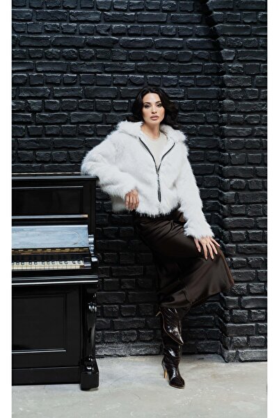 Serica Moda White Faux Fur Zipper Jacket