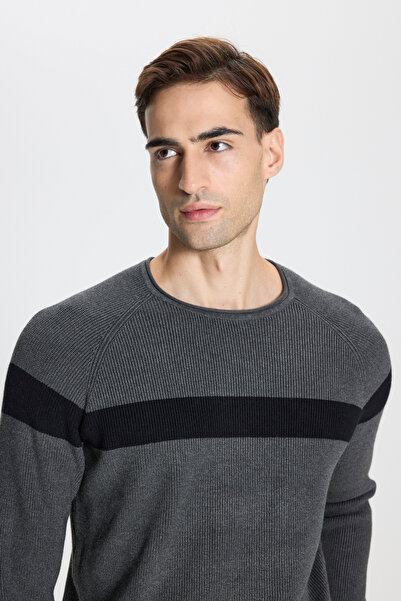 AC&Co / Altınyıldız Classics Anthracite-Black Standard Fit Regular Cut Crew Neck Patterned Knitwear Sweater