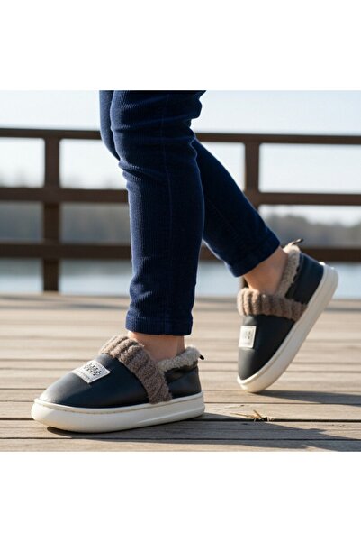 OEM Fluffy and warm slippers for children, indoors or short trips outside, C105