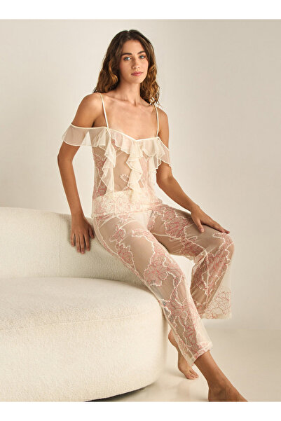 FAV طقم بيجامة دانتيل بتفاصيل كشكشة