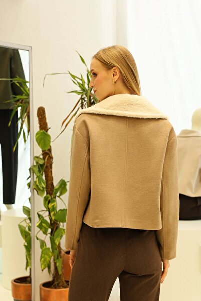 Womengrom Hayal Women's Fur Collar Short Coat