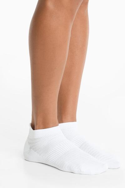 Oysho 3 pairs of sneaker socks with tongue in polyamide blend