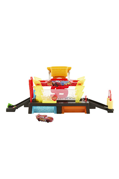 CARS Color Change Car Wash Playset with McQueen