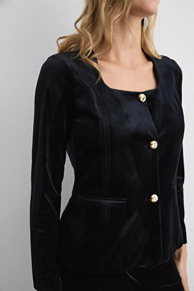 Gusto Buttoned Velvet Jacket - Black