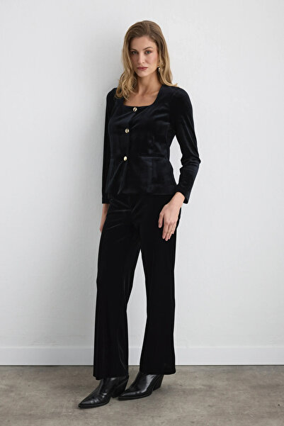 Gusto Buttoned Velvet Jacket - Black