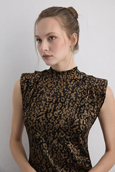 Gusto Leopard Printed Long Velvet Dress - Black