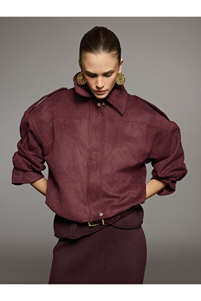 LC Waikiki سترة نسائية ذات مظهر من الجلد السويدي مع ياقة قميص بلون بورجوندي