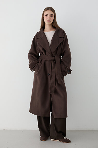 JASTE Γυναικείο μακρύ παλτό με φαρδύ γιακά και ζώνη σε καφέ χρώμα