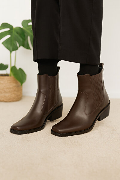 Elvessa Kadın Acı Kahve Lastikli İçi Kürklü 3 Cm Topuklu Kaymaz Taban Bot