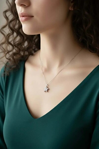 Clariss Çelik Zincir Gümüş Renk Pembe Taşlı Yıldız Model Kadın Kolye