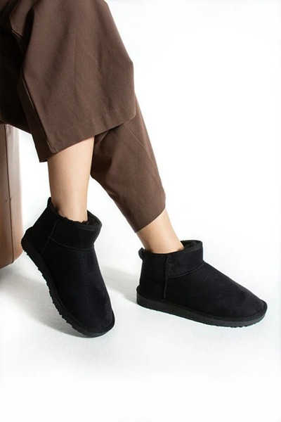 Ayra Moda حذاء قصير للكاحل مصنوع من الجلد السويدي مع فروي من الداخل ونعل مسطح...