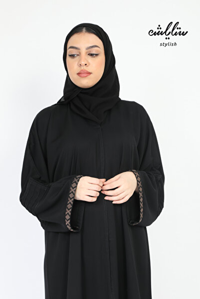 Stylish Wide abaya embroidered in black