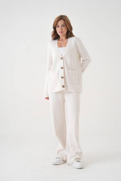 Park Karon Women's V-Neck Pocket Detail Button Closure Oversized Jacket Pants Two-Piece Knitwear Set