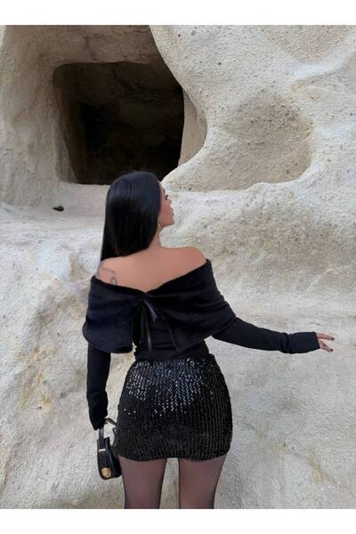 aytenli Winter Fur Madonna Collar Side Gathered Back Lace-Up Detail Crepe Crop Blouse