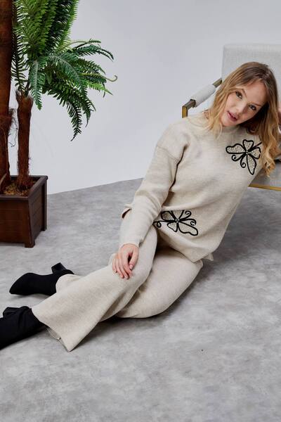 Jinx Wear Fashion Butterfly Lace Pearl Detail 2-Piece Acrylic Women's Knitwear Set