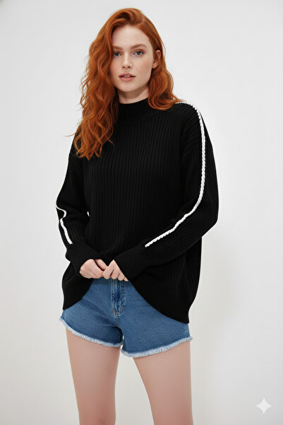 ikomteks Elegant Women's Knitwear Sweater with Stripe on the Sleeve