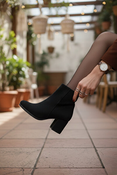 NOVELLAM SHOES Γυναικείες κοντές μπότες με τακούνι Liivaa