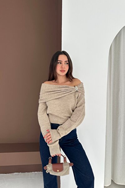 Noi Belis Pulover tricotat cu detaliu accesoriu pentru guler Carmen AW25KZ0092