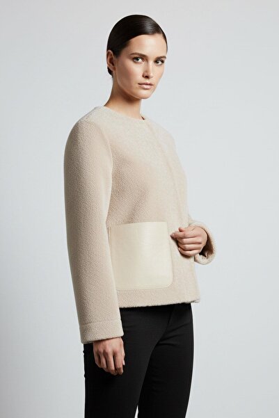 Deriderim Beige Soft Textured Leather Pocket Short Loose Fit Jacket