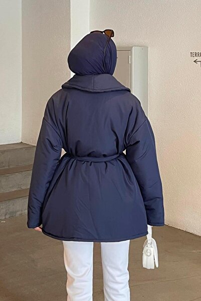 lamelif Φουσκωτό παλτό με ίσια ζώνη σε μπλε ναυτικό