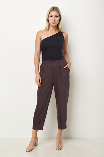 Vitrin Beli Lastikli Paçası Pileli Pantolon