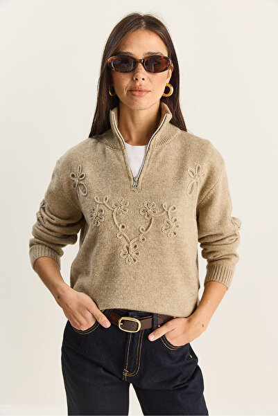 Bianco Lucci Women's Mock Neck Half Zipper Suze Embroidered Knitwear Sweater Tk251124 60283716