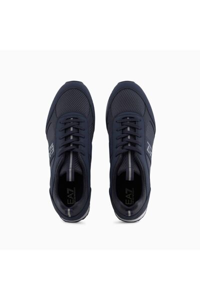 EA7 BLACK & WHITE CARBON Men's Sports Shoes