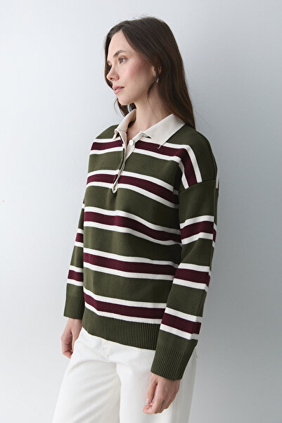 Laluvia Khaki Burgundy Polo Collar Sweater - 241184