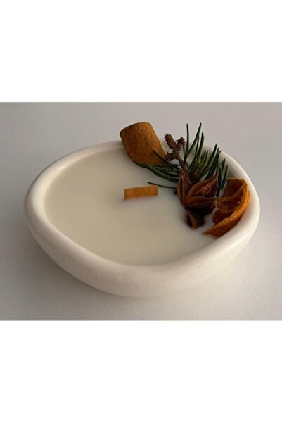 Avelia Winter Spice Christmas Scented Candle in Ceramic Vessel, Soy Wax, Wooden Wick, 123g