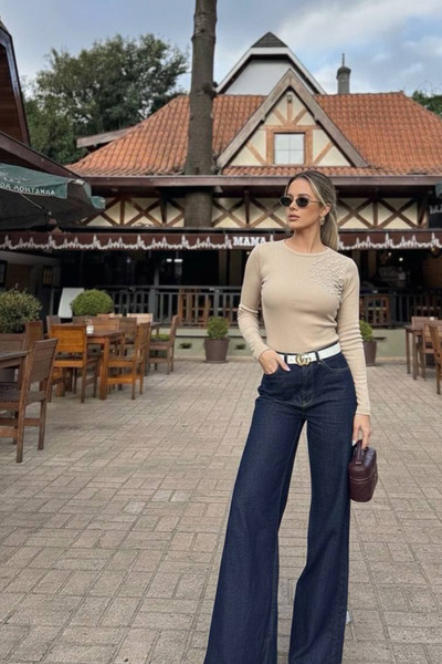 oshebu Μπεζ- Γυναικεία μπλούζα με λαιμόκοψη με λεπτομέρεια από πέρλες με μακριά μανίκια K πλέξη ριμπ